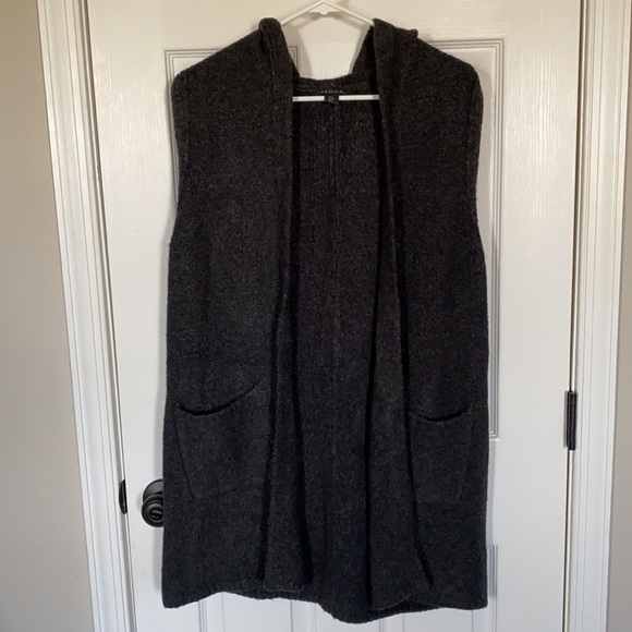 Tahari Long Hooded Sleeveless Sweater - Picture 2 of 4